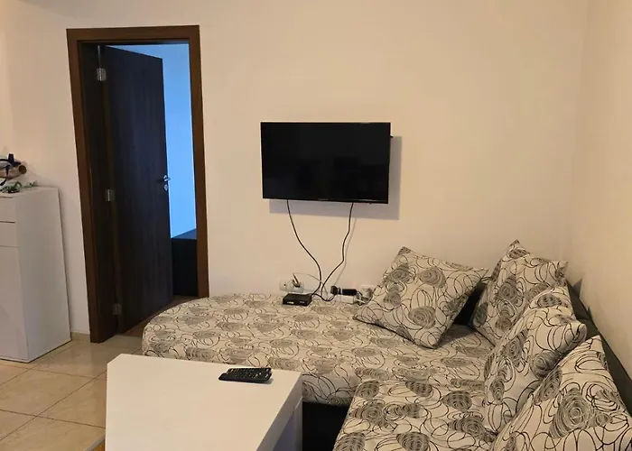 Sea Diamond Family דירה